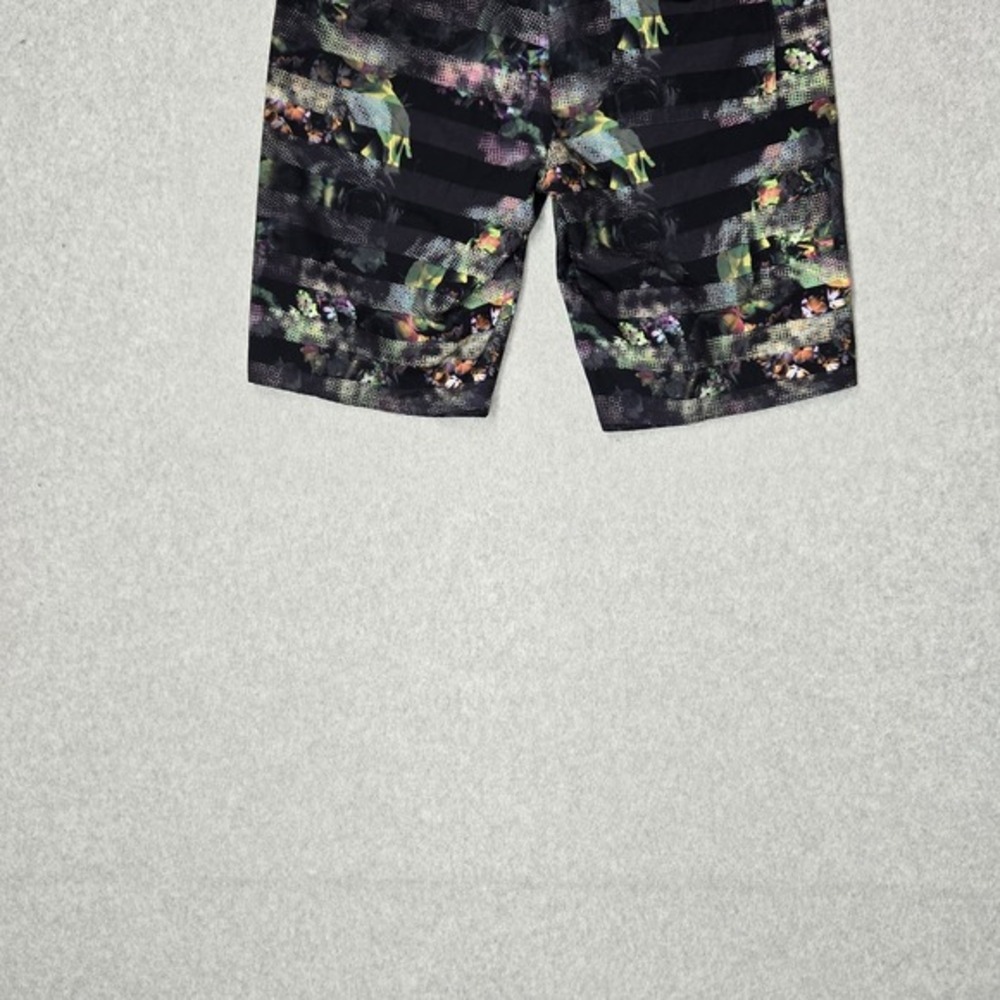 Vans Men Shorts 30 Black Floral Swimwear VANPHIBIAN Boardshorts - Picture 11 of 12